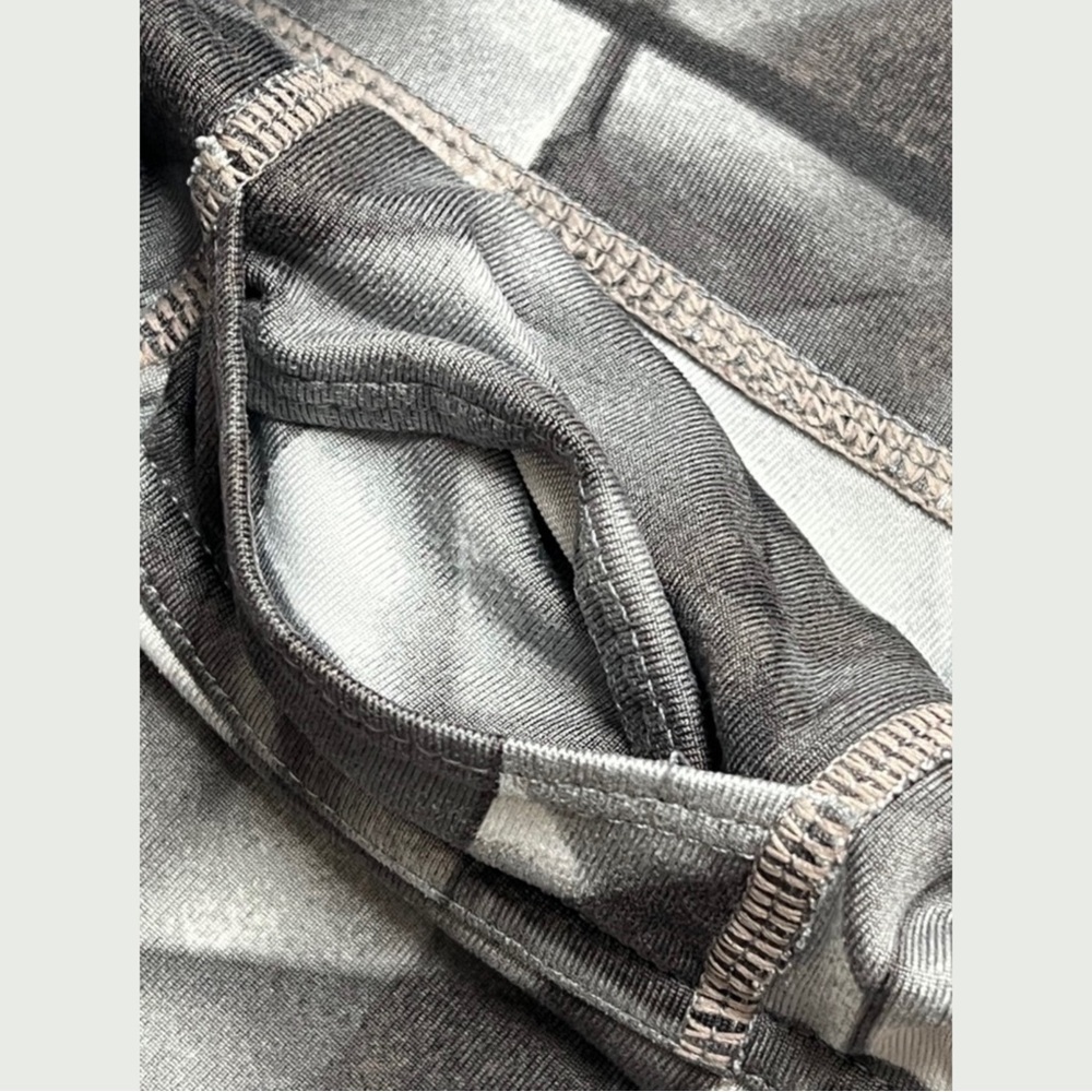 ATHLETA Geo Colorblock Crop Leggings in Gray/Black! - Picture 6 of 7
